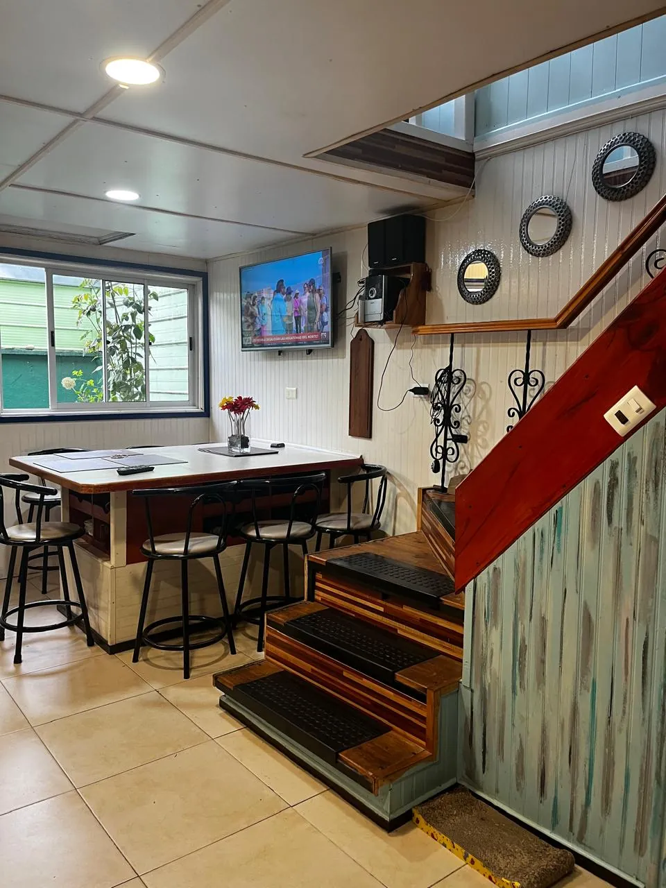 Amplia casa familiar en Villa Angachilla — fotografía 5 de 19